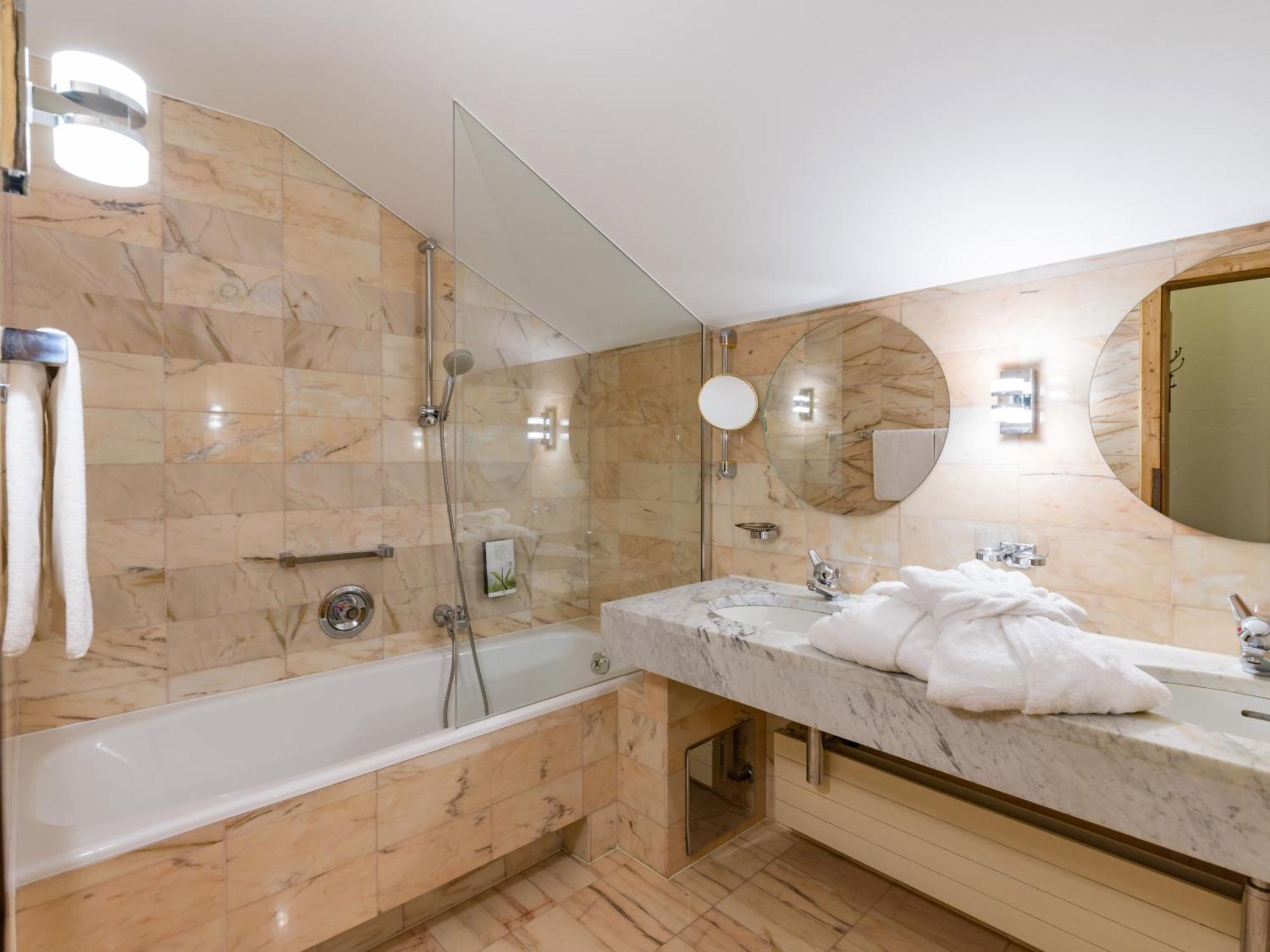 Alpenhotel Kramerwirt Майерхофен Стая снимка