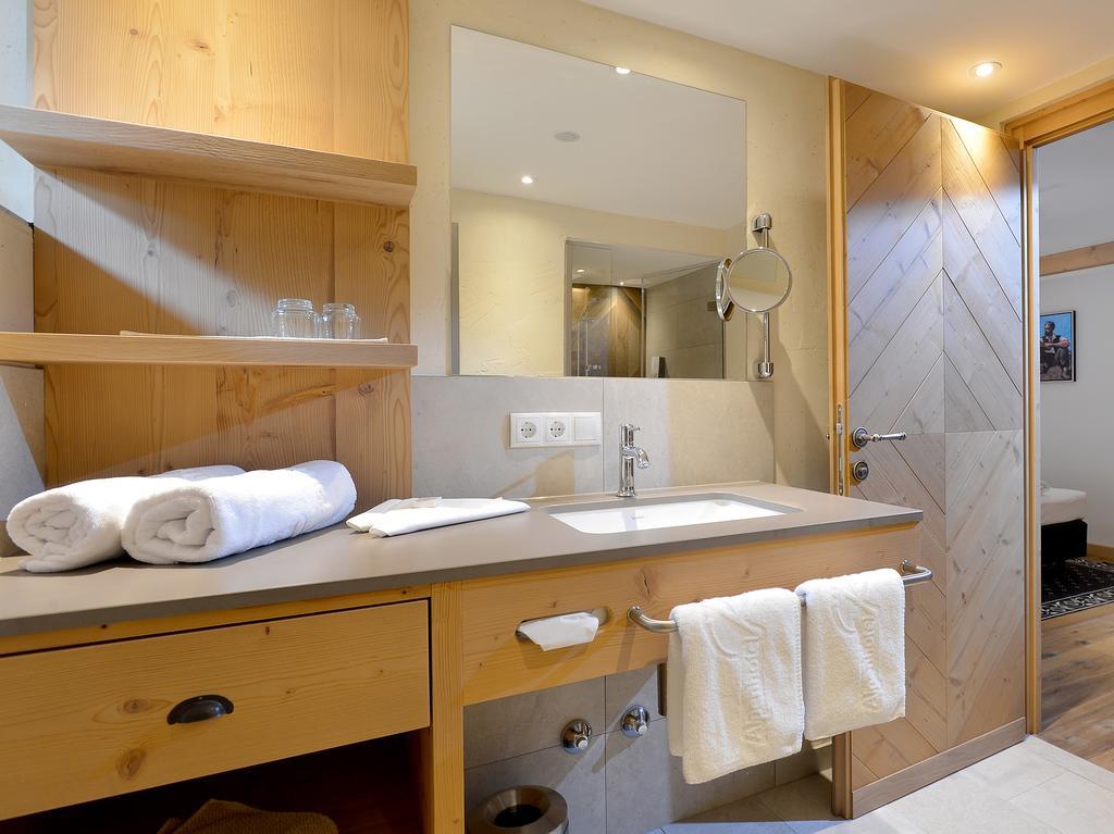 Alpenhotel Kramerwirt Майерхофен Екстериор снимка
